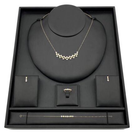 طقم ذهب شوميه عيار 18 وزن 6.36 جم جمال يلفت الأنظار