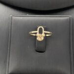 ⁦طقم ذهب عيار 18 وزن 3.9 جم  فخامة ورقة بأسلوب عصري⁩ - الصورة ⁦3⁩