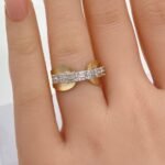 ⁦خاتم ذهب عيار 18 الوزن 2.15 جرام⁩ - الصورة ⁦2⁩