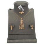 نصف طقم ذهب عيار 21 الوزن 4.40 جرام