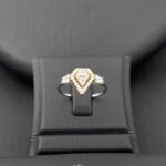 ⁦طقم ذهب عيار 18 الوزن 7.98 جرام⁩ - الصورة ⁦2⁩