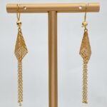 ⁦حلق ذهب عيار 21 الوزن 2.44 جرام⁩ - الصورة ⁦2⁩