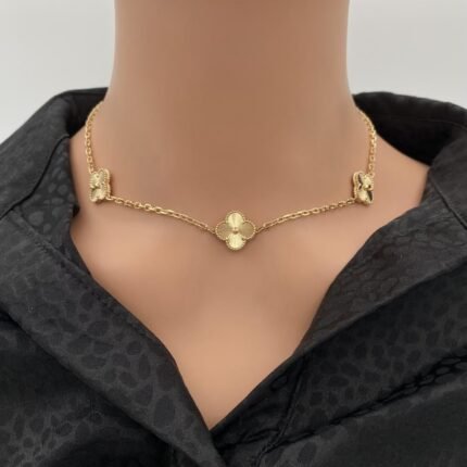 عقد ذهب عيار 18 الوزن 15 جرام