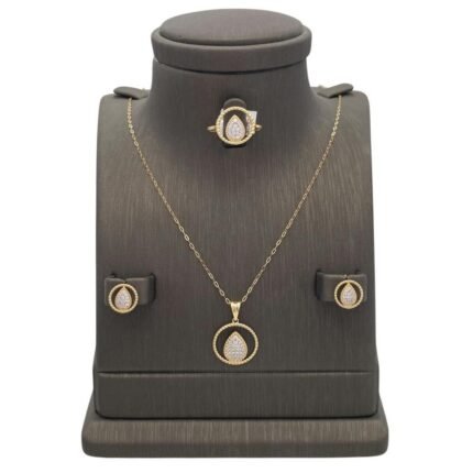 نصف طقم ذهب عيار 18 الوزن 5.13 جرام