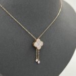 ⁦عقد ذهب عيار 18 الوزن 3.7 جرام⁩ - الصورة ⁦2⁩