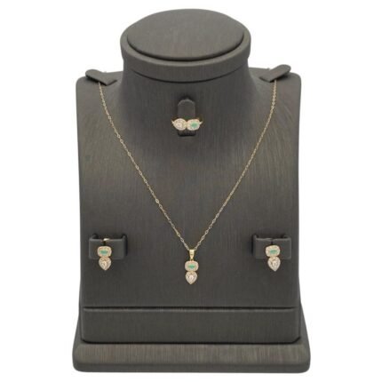 نصف طقم أطفال ذهب عيار 18 الوزن 3.38 جرام