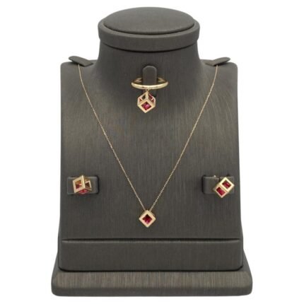 نصف طقم ذهب عيار 18 الوزن 4.47 جرام