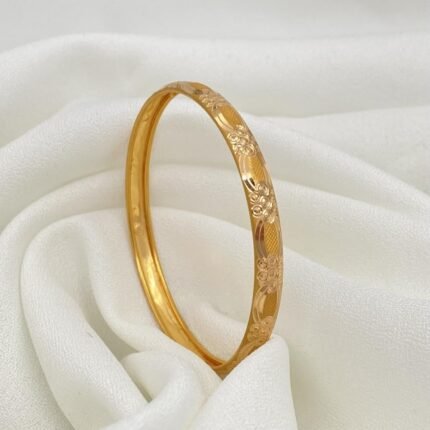 غويشة ذهب عيار 21 وزن 6.28 جم دقه هندي مميزة مع تصميم وردات ساحر ( مقاس 18 )