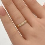 ⁦اسواره وخاتم ذهب عيار 18 وزن 6.52 جرام بفصوص ذات لمسة ملكية⁩ - الصورة ⁦4⁩