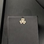 ⁦طقم ذهب عيار 18 الوزن 3.75 جرام قلوب تنبض بالحب والرقة⁩ - الصورة ⁦3⁩