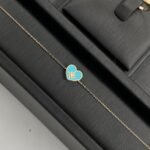 ⁦طقم ذهب عيار 18 الوزن 4.68 جرام⁩ - الصورة ⁦3⁩