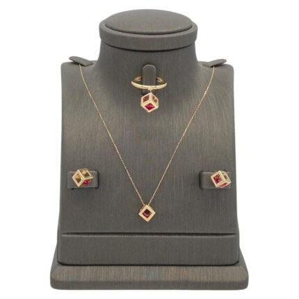 نصف طقم ذهب عيار 18 الوزن 4.34 جرام