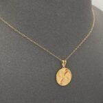 ⁦عقد زاوية الشفاء - عقد ذهب فاخر عيار 21 وزن 1.85 جم  قطعة فريدة⁩ - الصورة ⁦2⁩