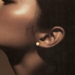 ⁦حلق ذهب عيار 18 الوزن 1.35 جرام⁩ - الصورة ⁦2⁩