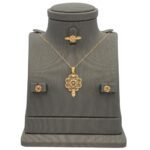 نصف طقم ذهب عيار 21 الوزن 3.58 جرام