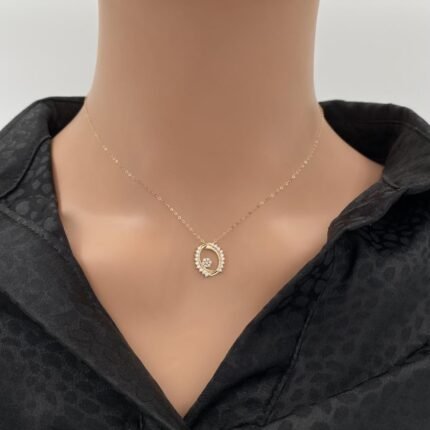 عقد ذهب عيار 18 الوزن 0.92 جرام