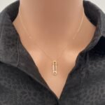 عقد ذهب عيار 18 الوزن 0.77 جرام