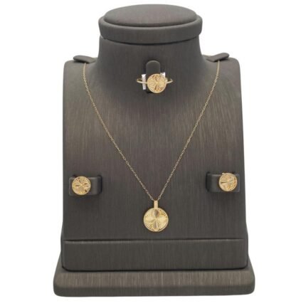 نصف طقم ذهب عيار 18 الوزن 4.44 جرام