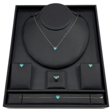 طقم ذهب عيار 18 الوزن 4.68 جرام