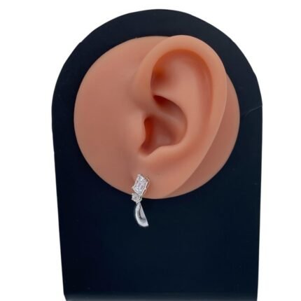 حلق ذهب عيار 18 الوزن 2.94 جرام