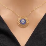 ⁦عقد ذهب ورده عيار 21 وزن 2.61 جم استثنائي يبرز جمالك⁩ - الصورة ⁦5⁩