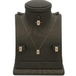 نصف طقم مواليد ذهب عيار 18 الوزن 2.23 جرام