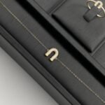 ⁦طقم ذهب حدوة الحظ دورين عيار 18 الوزن 3.44 جم لإطلالة أنيقة وجذابة⁩ - الصورة ⁦3⁩