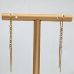 ⁦حلق ذهب عيار 18 الوزن 1.78 جرام⁩ - الصورة ⁦2⁩