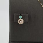 ⁦نصف طقم ذهب عيار 18 الوزن 2.82 جرام⁩ - الصورة ⁦2⁩