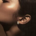 ⁦حلق ذهب عيار 18 الوزن 0.70 جرام⁩ - الصورة ⁦2⁩