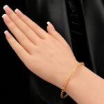 ⁦غوايش ذهب مبرومة عيار 21 تصميم أنثوي يزيّن يدك وزن 6.89 جرام ( مقاس 18 )⁩ - الصورة ⁦2⁩