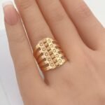 ⁦خاتم ذهب عيار 21 الوزن 4.74 جرام⁩ - الصورة ⁦3⁩