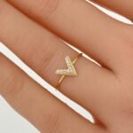 ⁦خاتم ذهب عيار 18 الوزن 0.5 جرام⁩ - الصورة ⁦2⁩