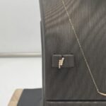 ⁦نصف طقم اطفال ذهب عيار 18 الوزن 1.54 جرام⁩ - الصورة ⁦4⁩