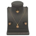 نصف طقم ذهب عيار 21 الوزن  3.28 جرام