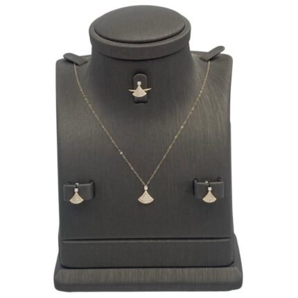 نصف طقم اطفال ذهب عيار 18 الوزن 1.63 جرام