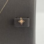 ⁦نصف طقم أطفال ذهب عيار 18 وزن 1.38 جرام تصميم أنيق⁩ - الصورة ⁦3⁩