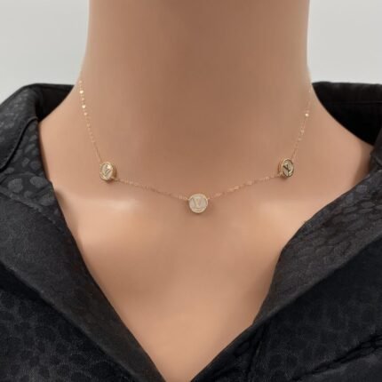 عقد ذهب عيار 18 الوزن 1.08 جرام