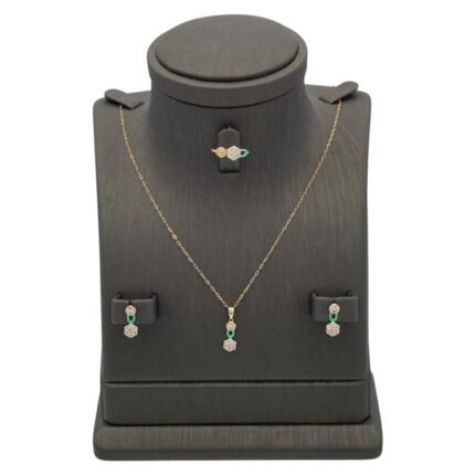 نصف طقم أطفال ذهب عيار 18 الوزن 3.18 جرام