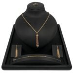 طقم سبحة ذهب عيار 18 وزن 9.05 جم مع لمسات عصرية تزيد من قيمة حضورك