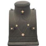 نصف طقم اطفال ذهب عيار 18 الوزن 2.03 جرام