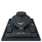 طقم جناح الصقر ذهب عيار 21 الوزن 9.2 جرام