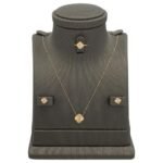 نصف طقم أطفال ذهب عيار 18 الوزن 1.65 جرام