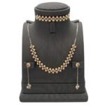 نصف طقم ذهب عيار 18 الوزن 5.86 جرام