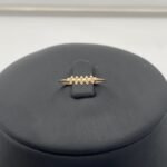 ⁦طقم ذهب بتصميم متصل عيار 18 وزن 2.43 جم يبرز جمالك بأسلوب راقٍ⁩ - الصورة ⁦5⁩