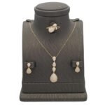 نصف طقم ذهب عيار 18 الوزن 7.38 جرام