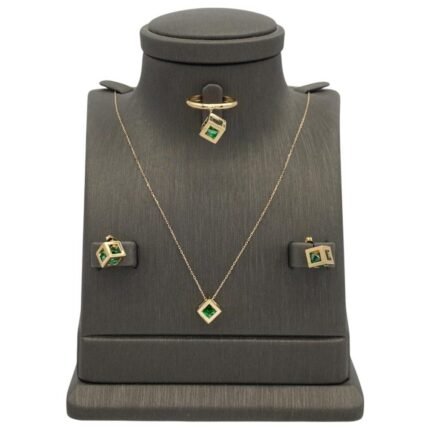 نصف طقم ذهب عيار 18 الوزن 5.02 جرام