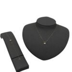 عقد وإسواره ذهب عيار 18 الوزن 0.84 جرام