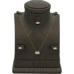 نصف طقم مواليد ذهب عيار 18 الوزن 1.52 جرام