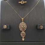 ⁦نصف طقم ذهب عيار 21 الوزن 3.90 جرام⁩ - الصورة ⁦3⁩